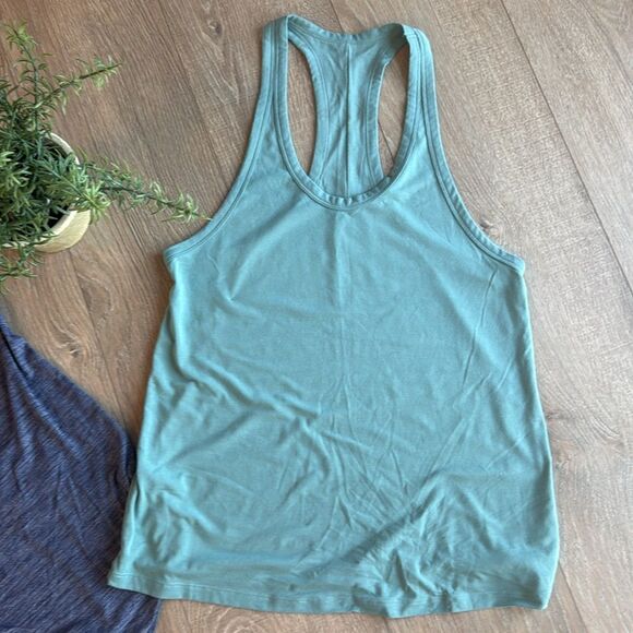 ((2 PIECE)) ALO AND LULULEMON WORKOUT TANK BUNDLE SIZE SMALL - Picture 2 of 7